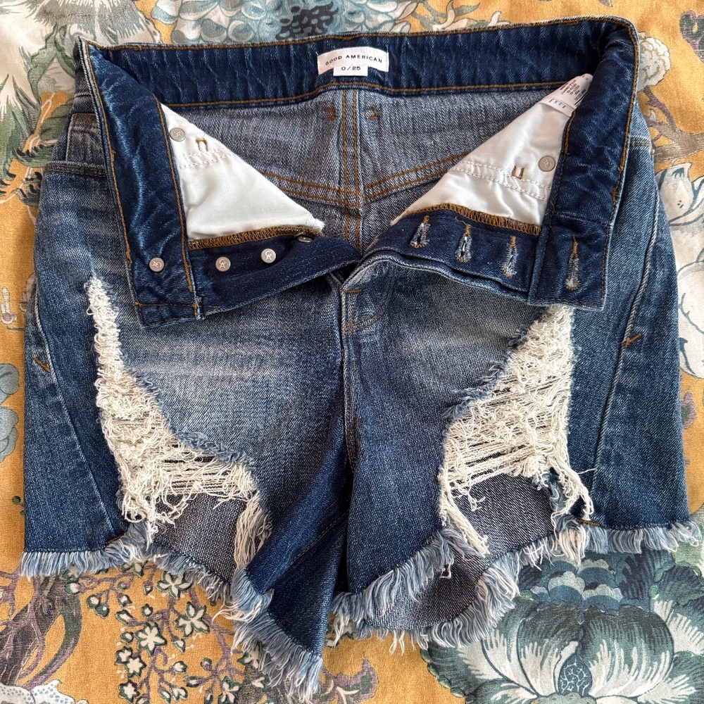 GOOD AMERICAN shorts size 0/25